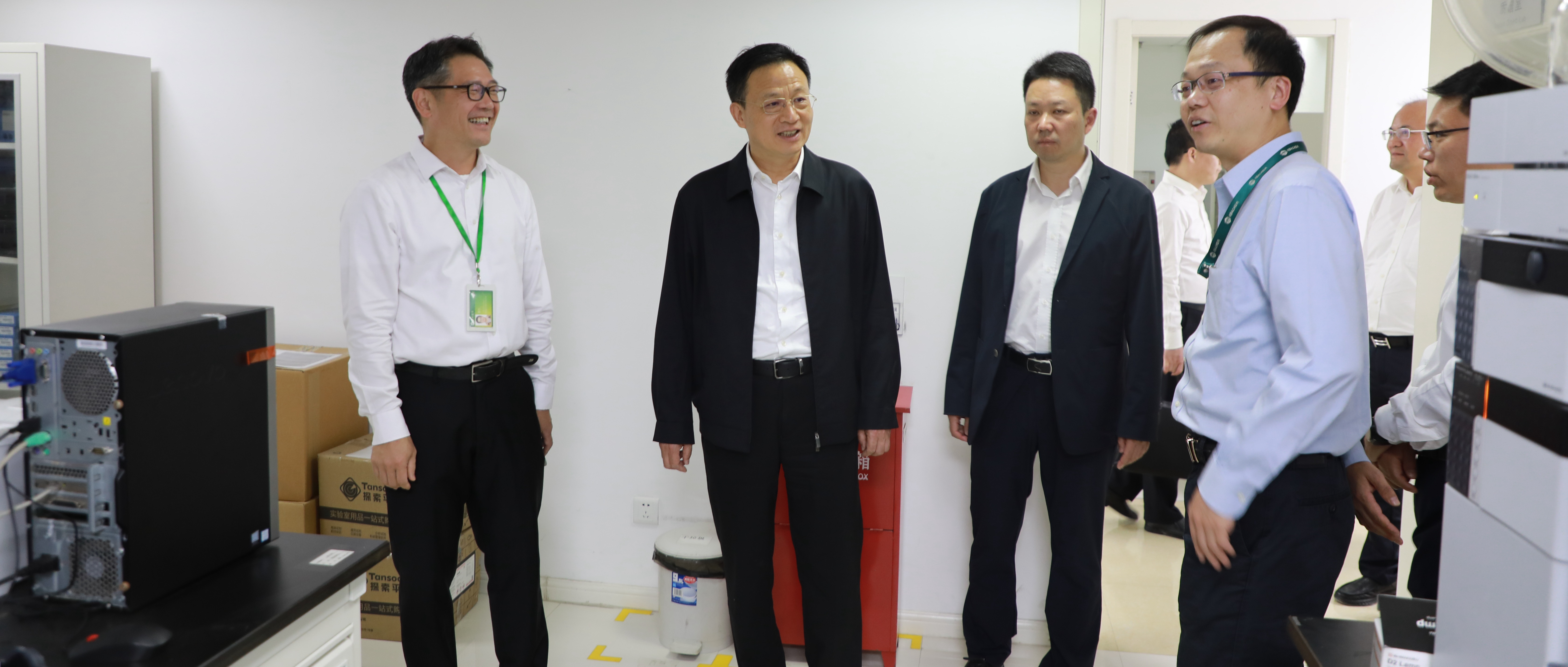 湖北省委常委，襄阳市委书记王祺扬一行莅临Stake化学参观调研